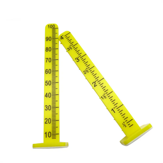 Floor levelling pegs