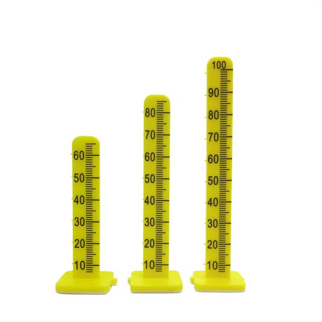 Level pegs for concrete
