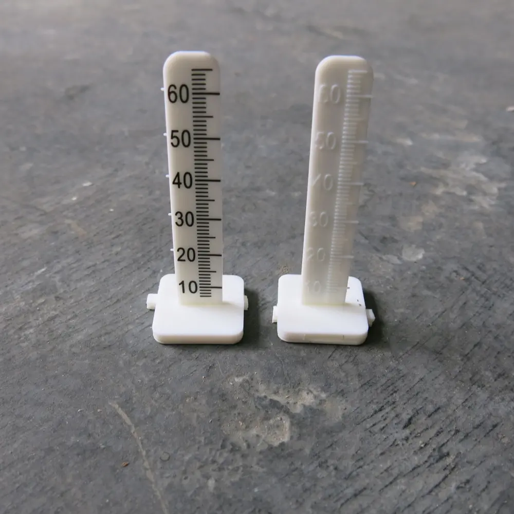 Concrete leveling pins